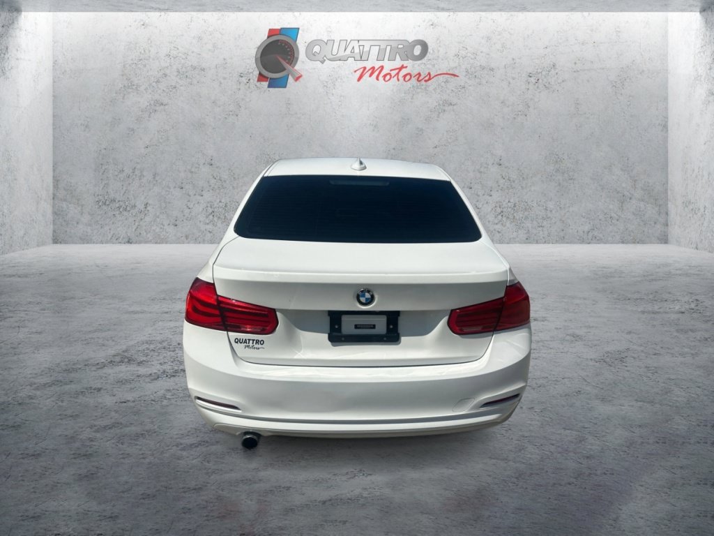 Used 2018 BMW 320i xDrive Sedan AWD/4WD image 4