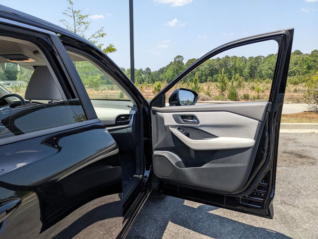 Used 2023 Nissan Rogue SV FWD image 51