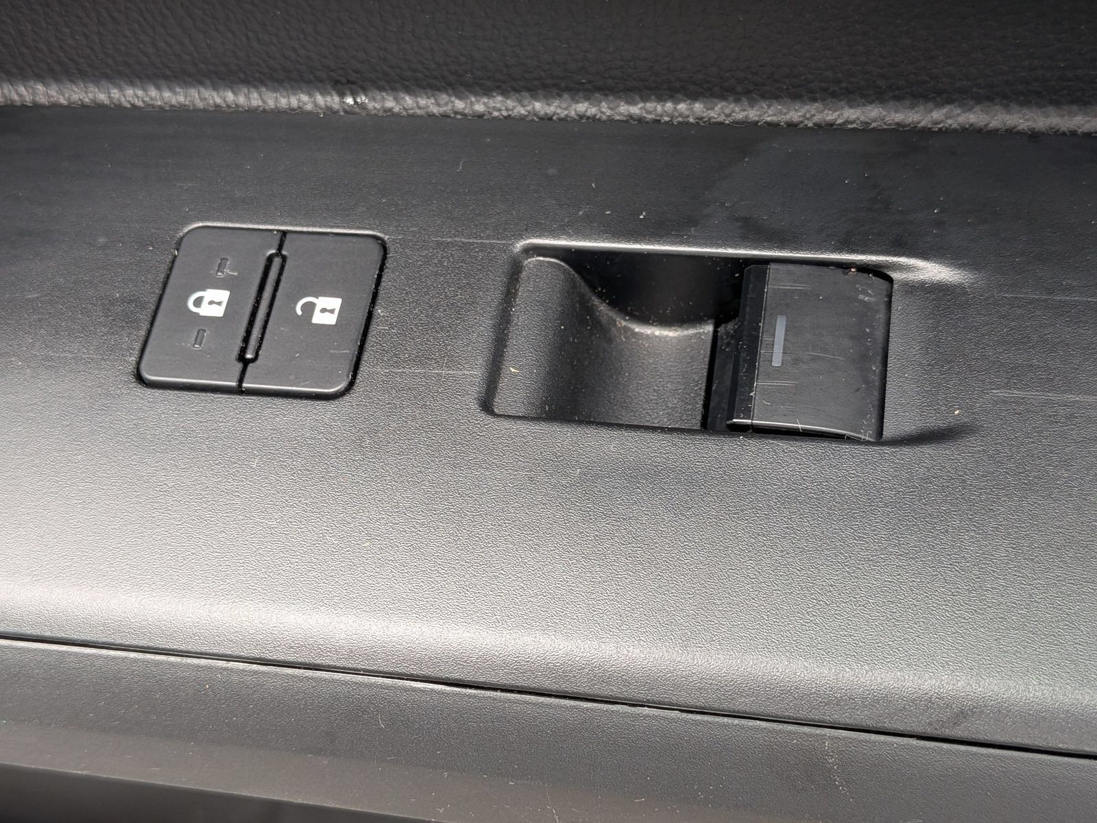 Used 2024 Toyota Tacoma SR5 AWD/4WD image 36