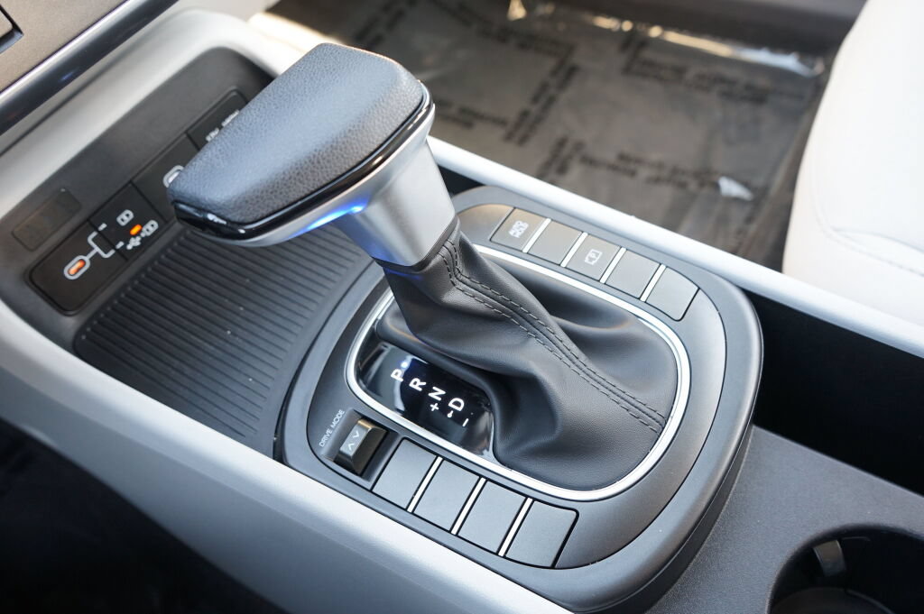 Certified 2025 Hyundai Kona SE FWD image 23