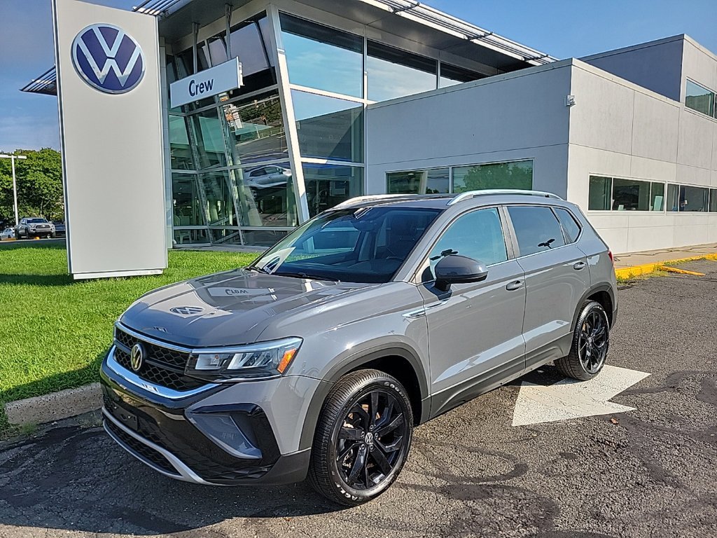 Certified 2023 Volkswagen Taos SE w/ Panoramic Sunroof Package