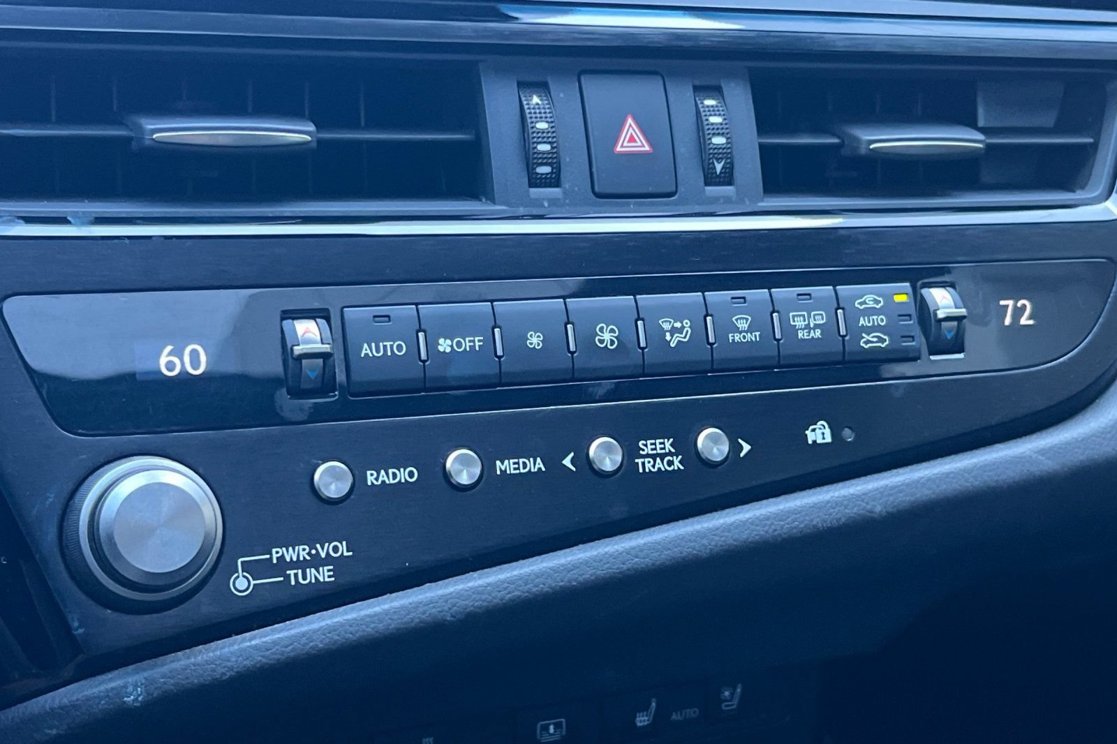 Used 2024 Lexus ES 350 F Sport w/ Accessory Package (Z2) FWD image 28