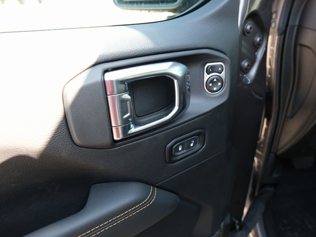 New 2025 Jeep Wrangler Unlimited Sahara AWD/4WD image 27