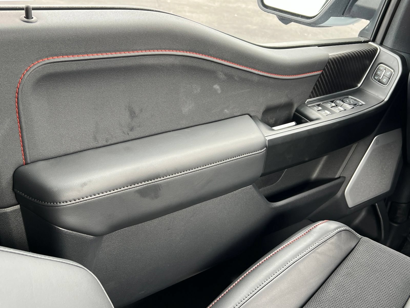 Used 2025 Ford F150 Raptor AWD/4WD image 35