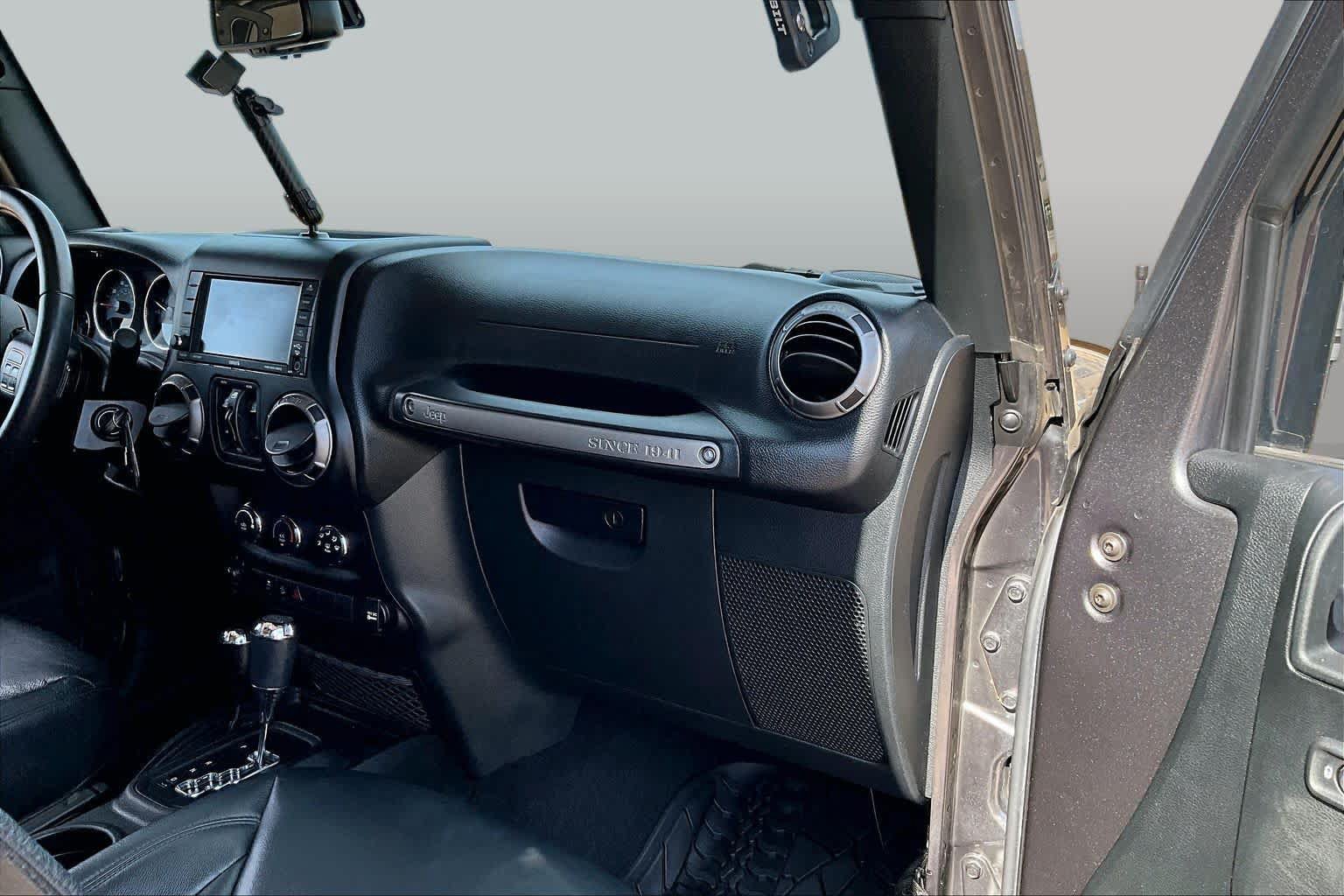 Used 2017 Jeep Wrangler Unlimited Sport AWD/4WD image 17