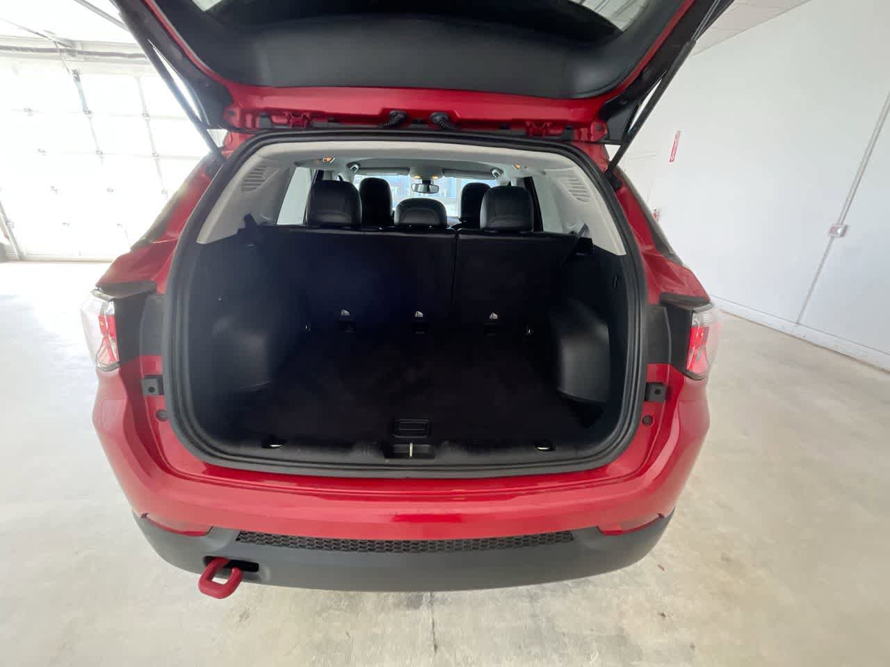 Used 2020 Jeep Compass Trailhawk AWD/4WD image 23
