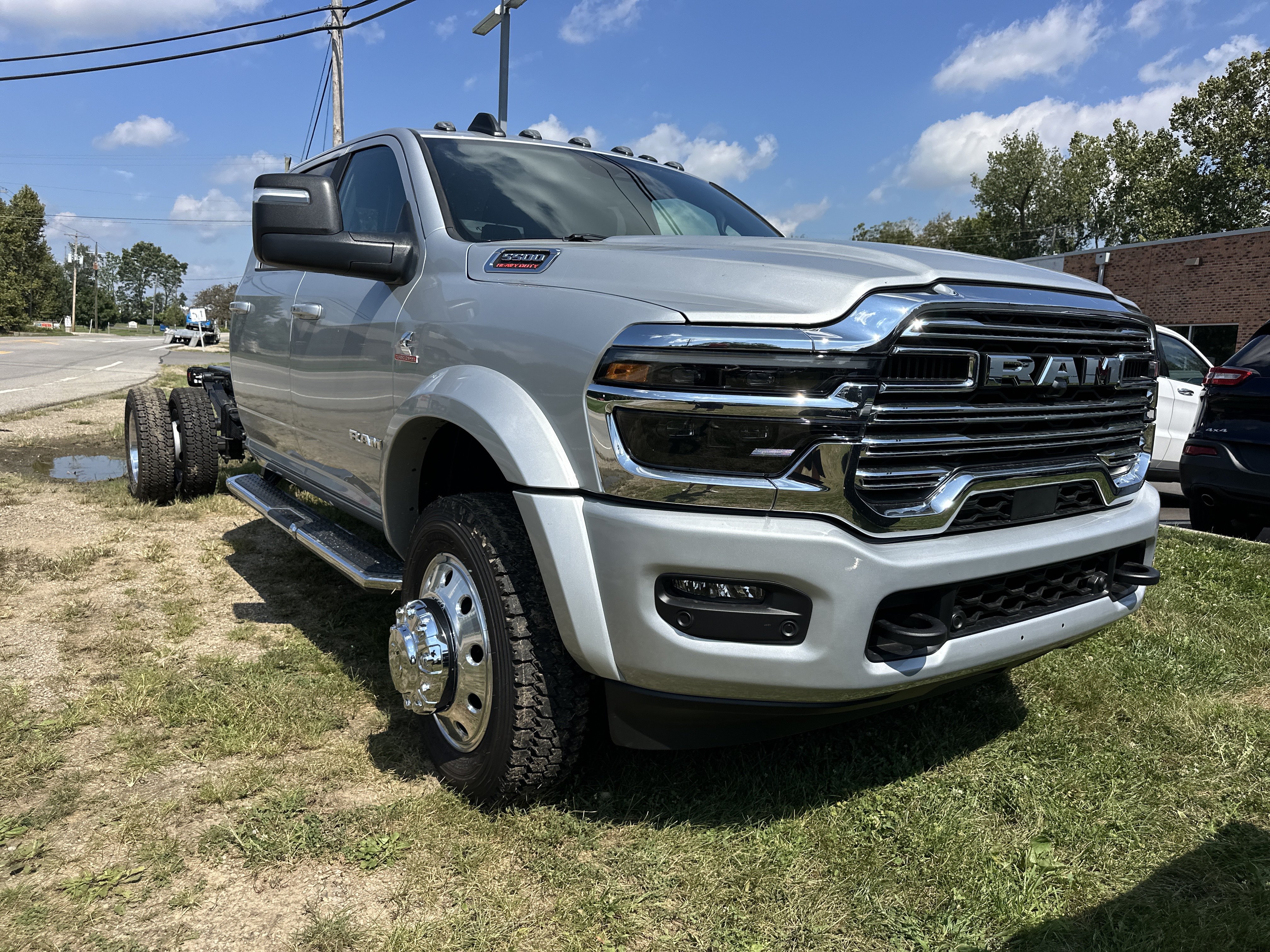 New 2027 RAM 5500 4x4 Crew Cab w/ Laramie Trim Package image 21