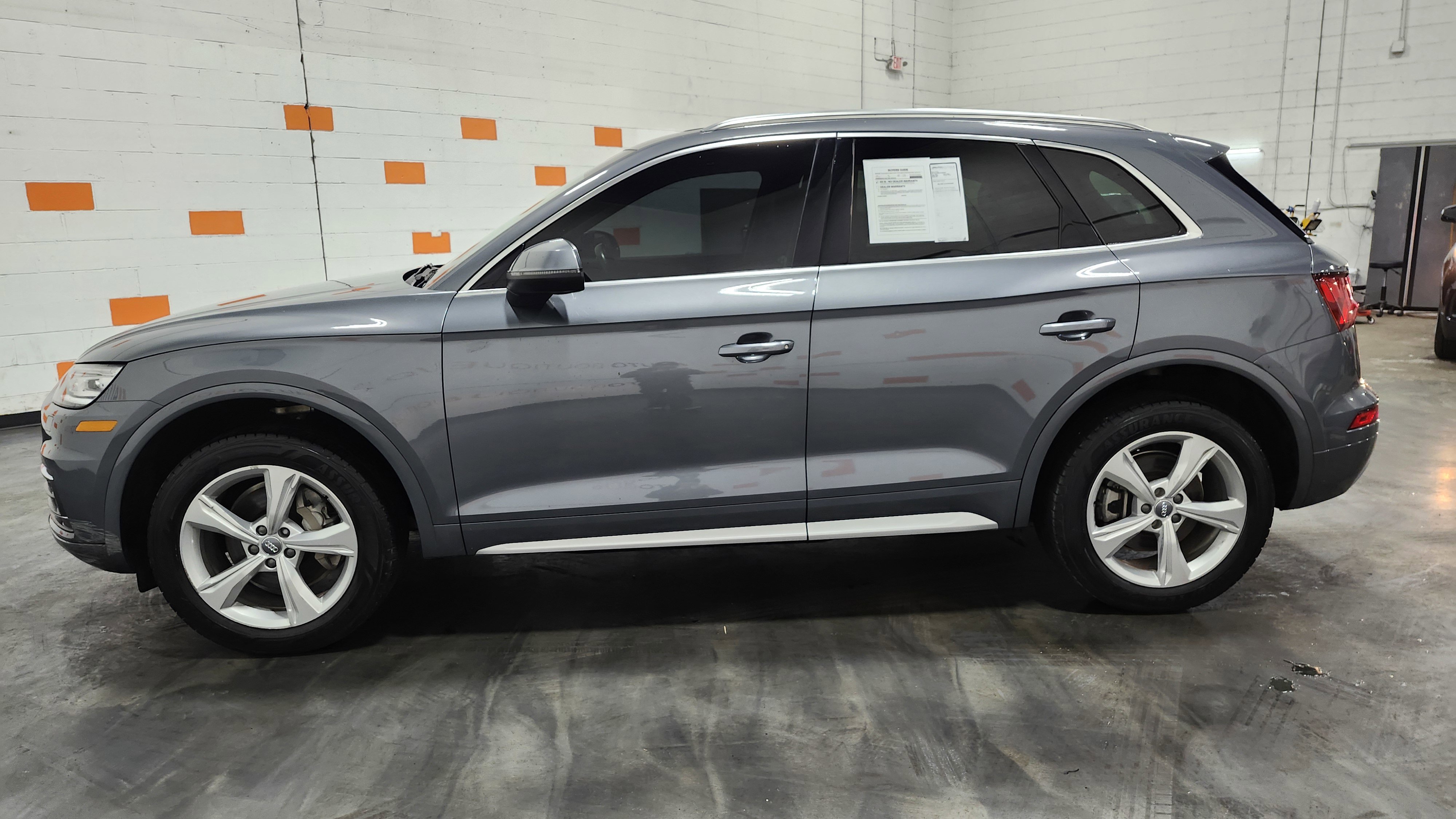 Used 2020 Audi Q5 Premium w/ Convenience Package image 16