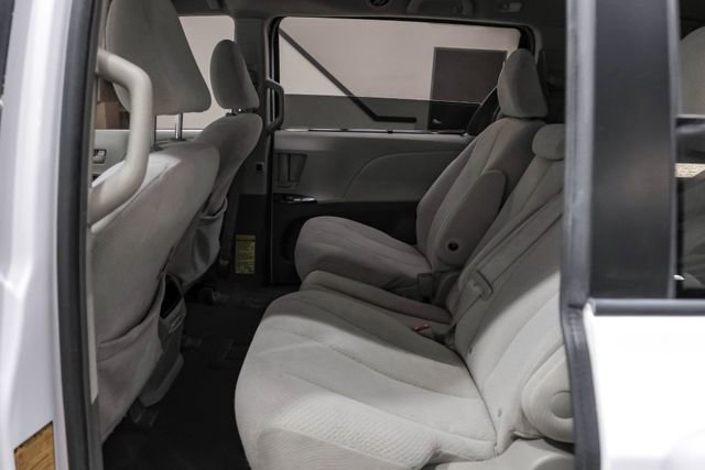 Used 2011 Toyota Sienna LE FWD image 34