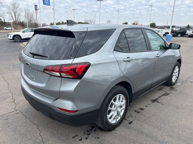 Used 2024 Chevrolet Equinox LS w/ LS Convenience Package image 5
