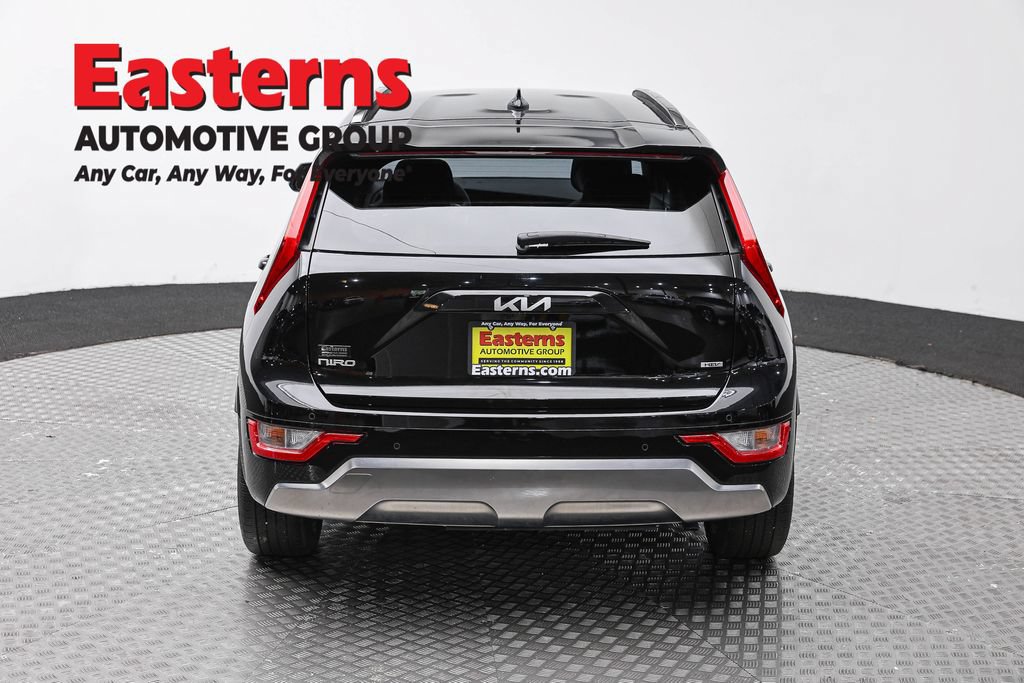 Used 2023 Kia Niro EX Touring FWD image 6