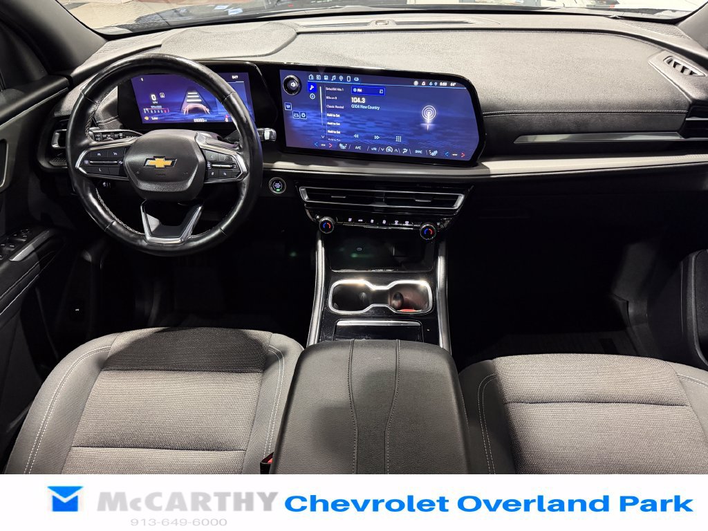Used 2024 Chevrolet Traverse LT w/ Trailering Package FWD image 26