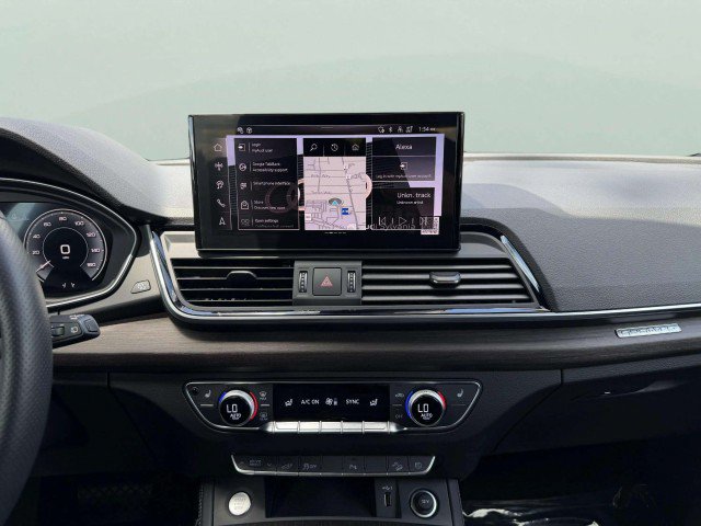 Certified 2025 Audi Q5 e Premium Plus w/ Premium Plus Package AWD/4WD image 13