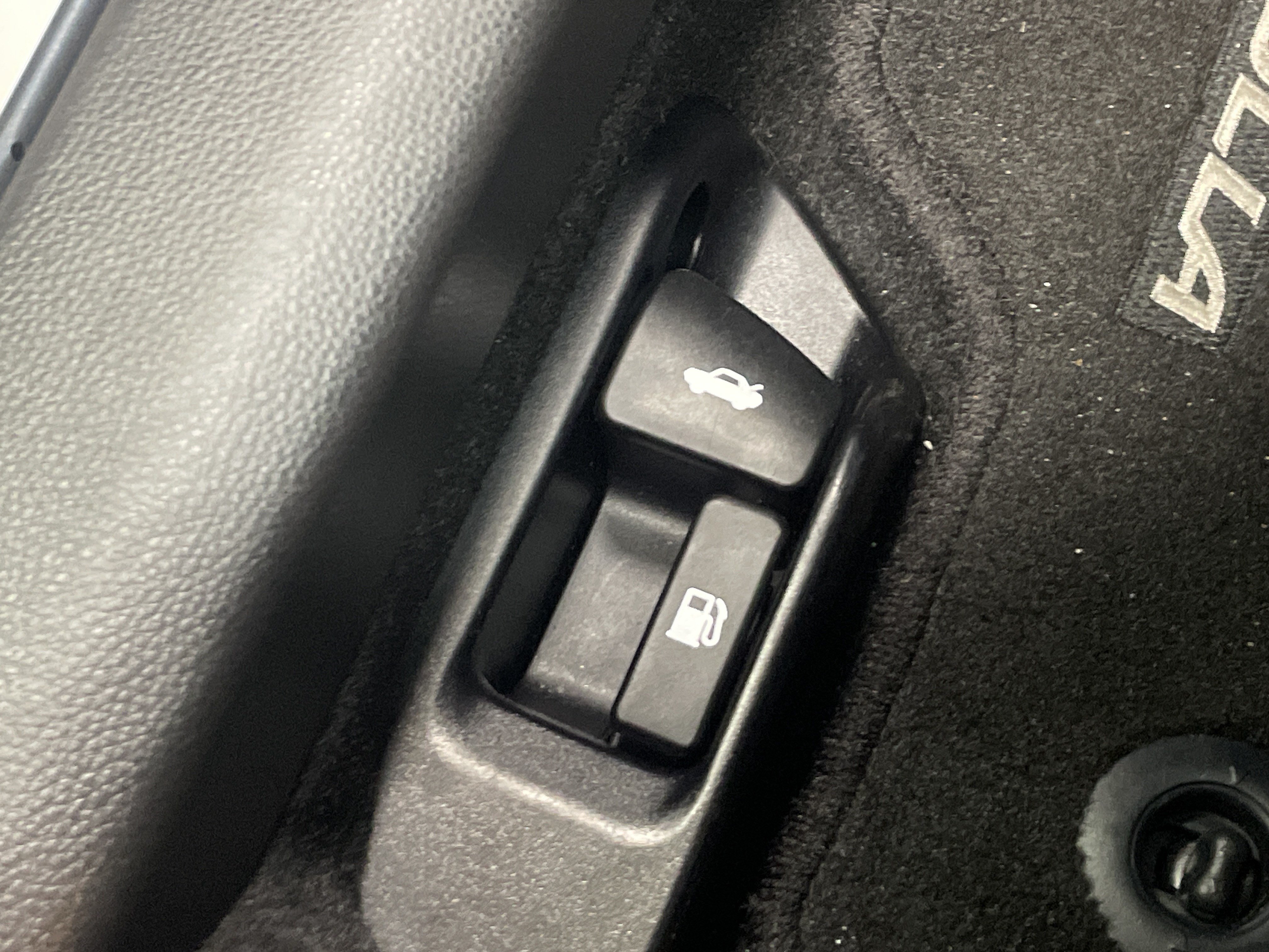 Used 2022 Toyota Corolla LE FWD image 34