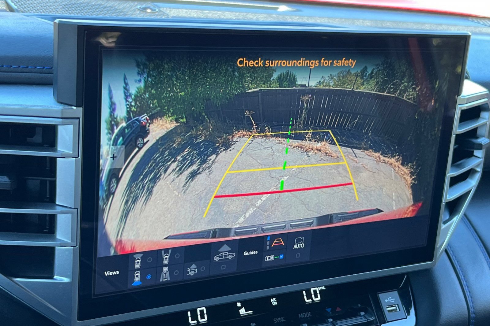 Used 2025 Toyota Tundra Platinum AWD/4WD image 18