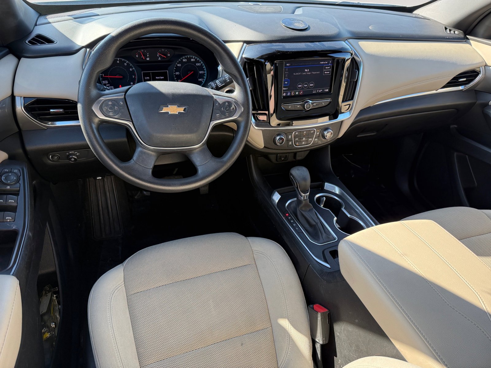 Used 2022 Chevrolet Traverse LS image 15