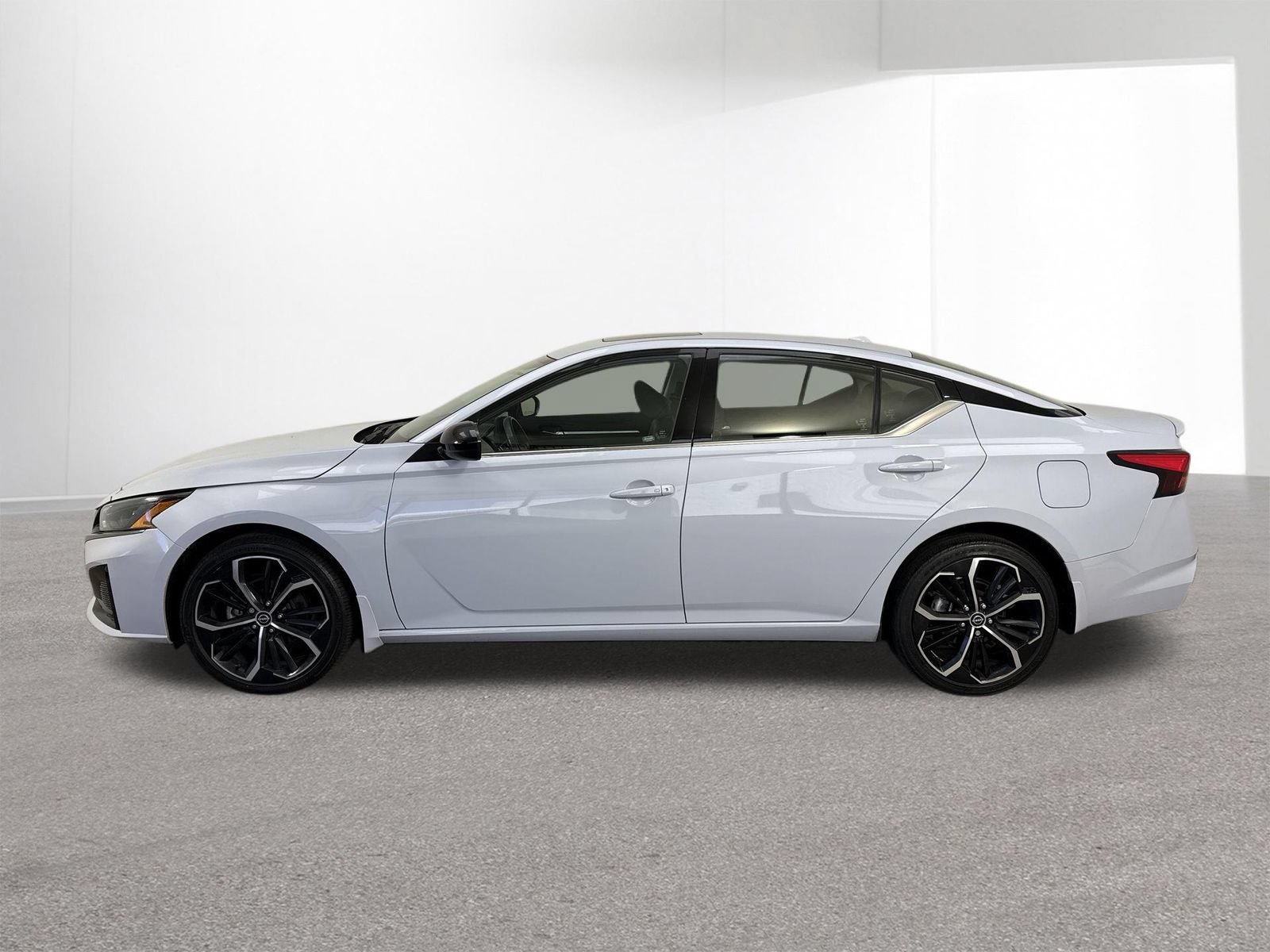 Used 2023 Nissan Altima 2.5 SR w/ SR Premium Package AWD/4WD image 30