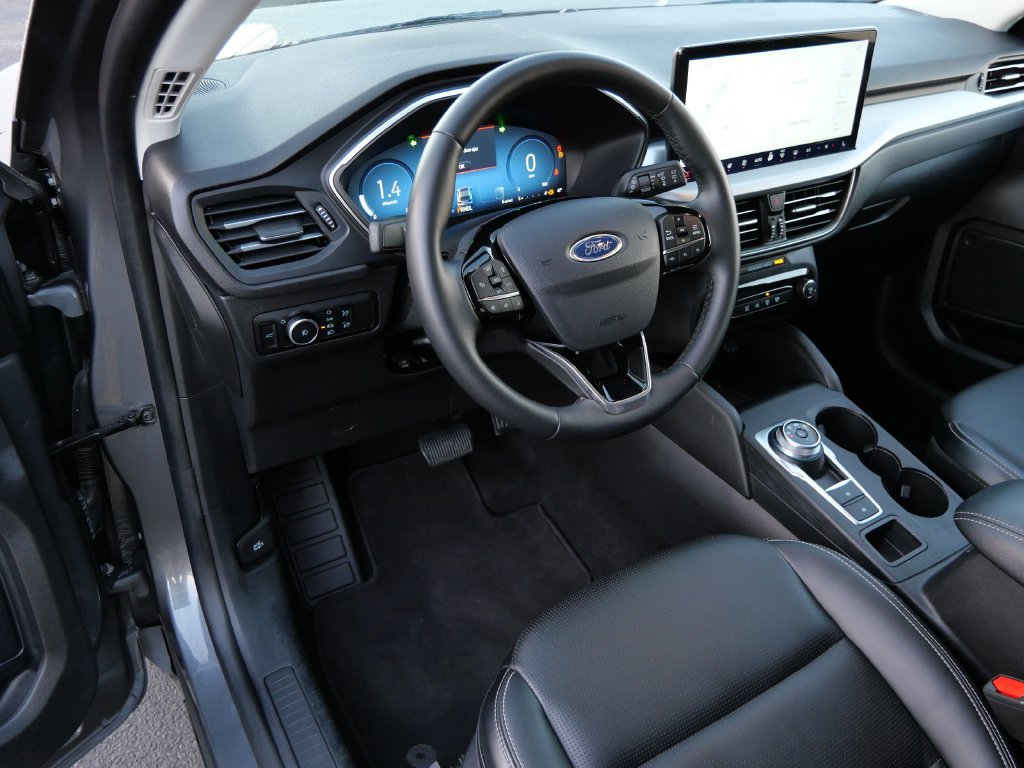 Certified 2025 Ford Escape Platinum AWD/4WD image 11