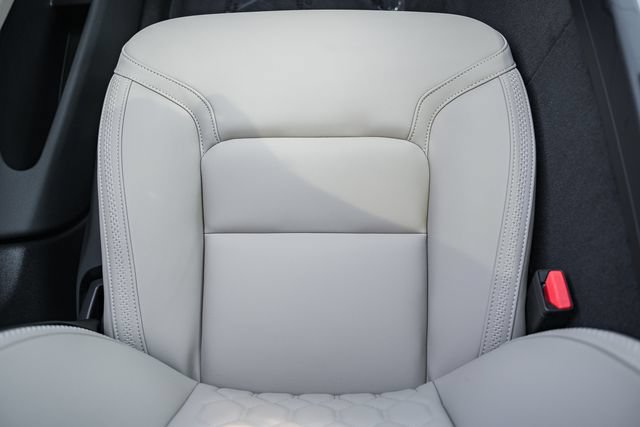 New 2027 Volvo XC60 B5 Plus AWD/4WD image 32