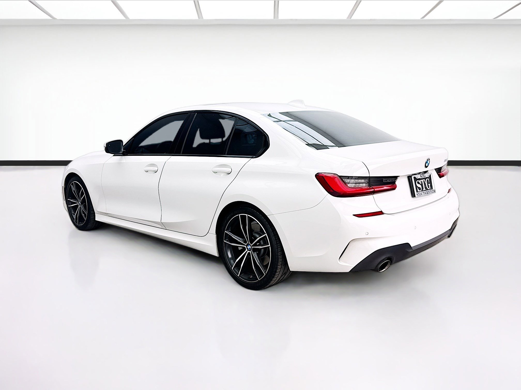 Used 2020 BMW 330i Sedan w/ M Sport Package image 6