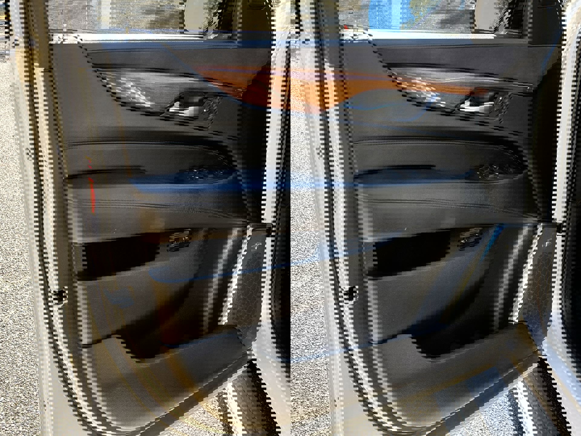 Used 2017 Cadillac Escalade Premium Luxury image 14