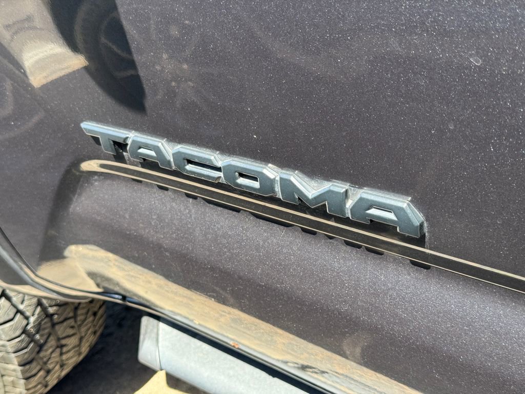 Used 2020 Toyota Tacoma SR5 RWD image 11