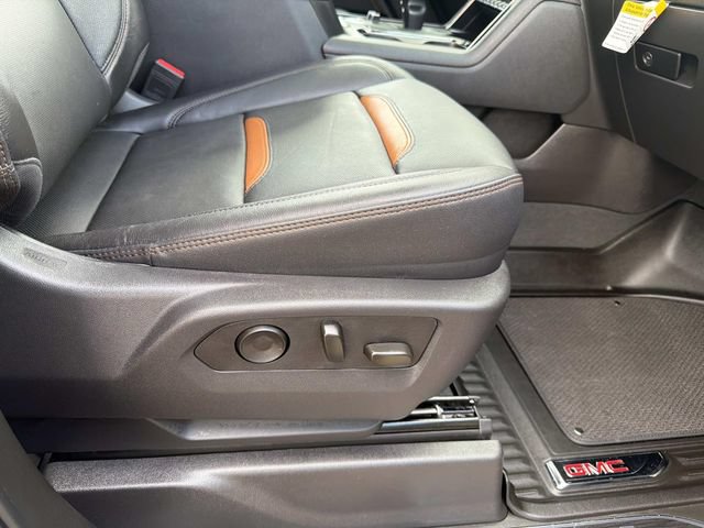 Used 2025 GMC Sierra 1500 AT4 w/ AT4 Premium Package AWD/4WD image 16