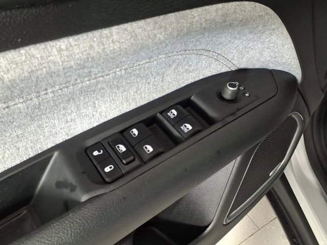 Used 2024 Jeep Compass Latitude w/ Sun and Sound Group image 14