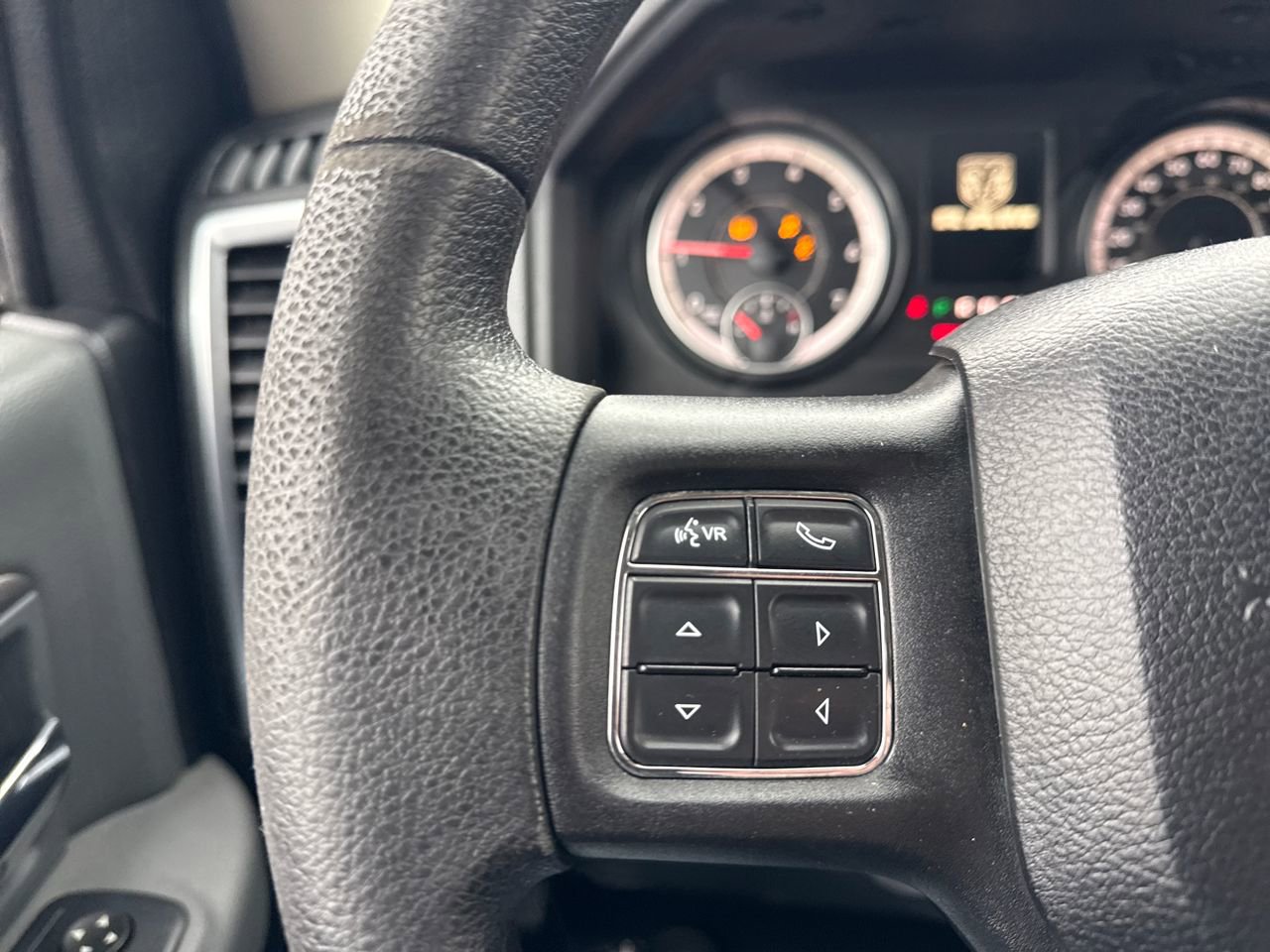 Used 2016 RAM 1500 Classic SLT image 28