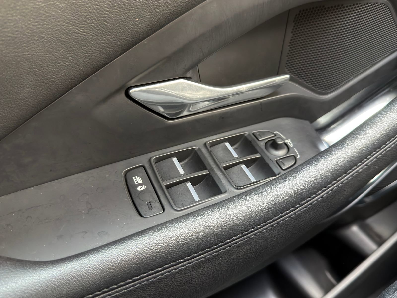 Used 2020 Jaguar E-PACE image 21