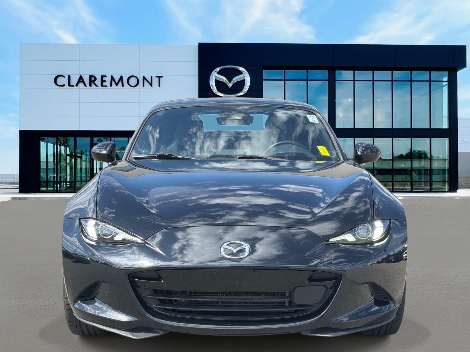 Used 2025 MAZDA MX-5 Miata RF Grand Touring RWD image 2