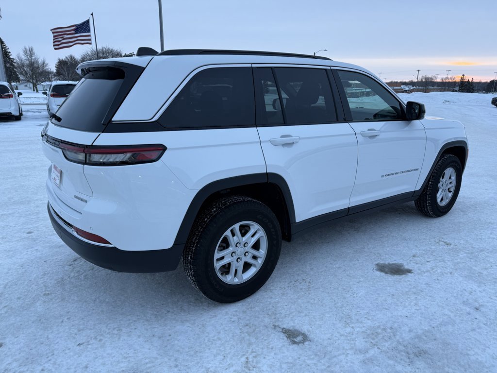 Used 2024 Jeep Grand Cherokee Laredo w/ Luxury Tech Group I image 8