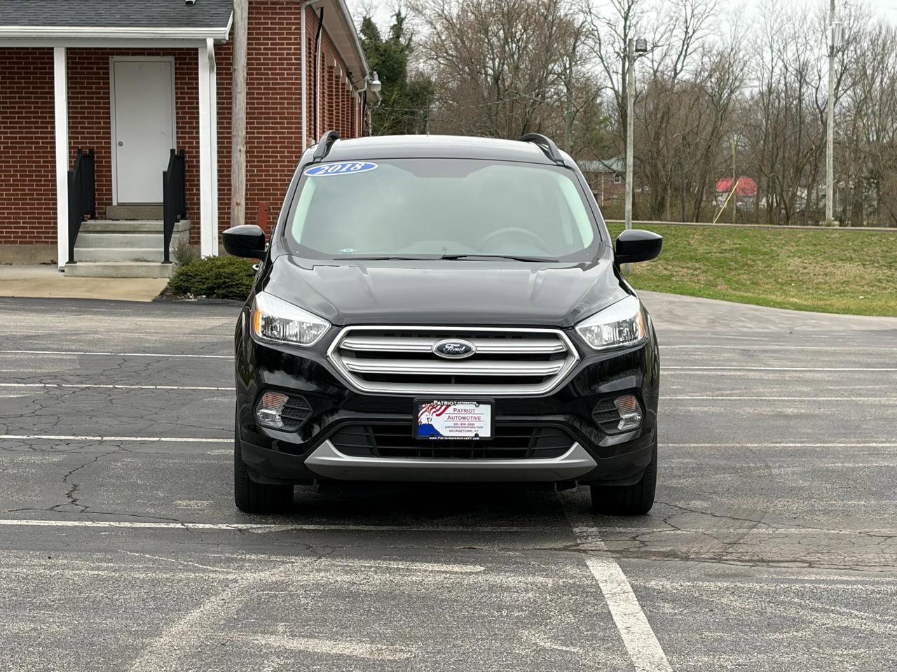 Used 2018 Ford Escape SE w/ SE Sync 3 Package AWD/4WD image 3
