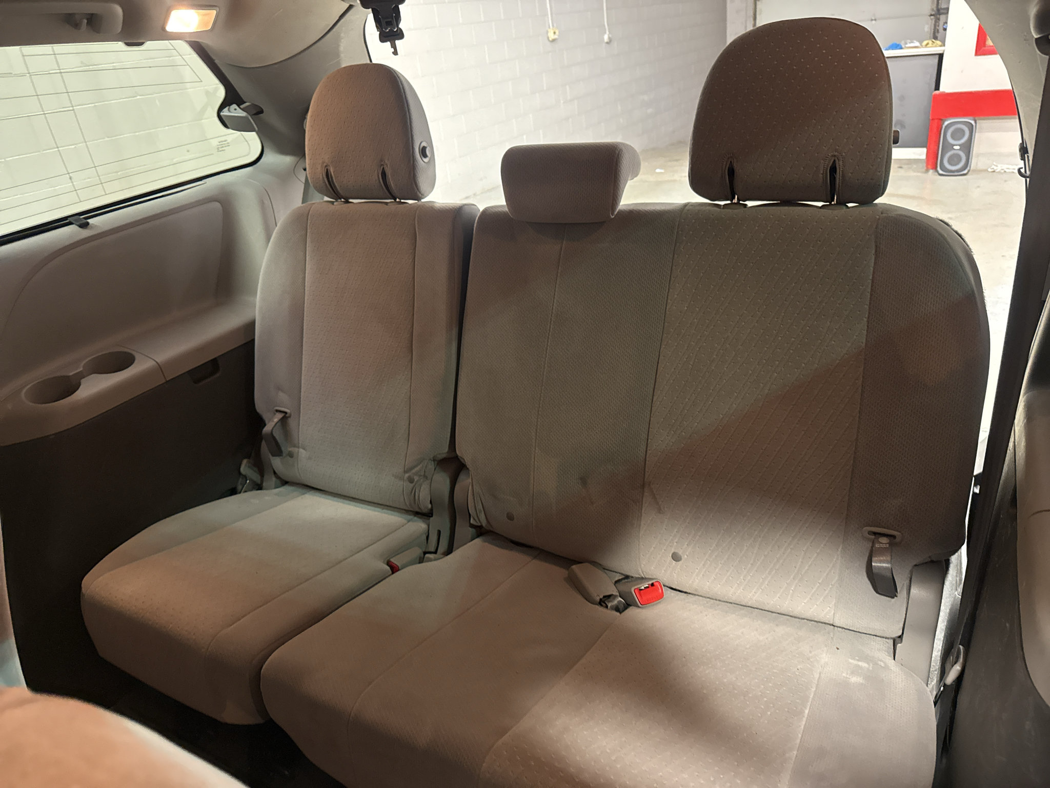 Used 2020 Toyota Sienna LE FWD image 27