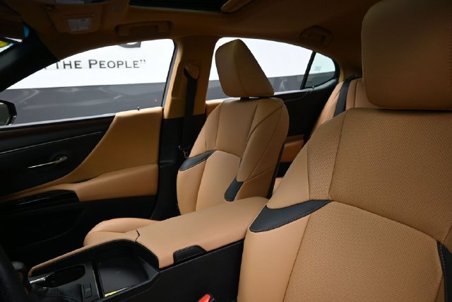 Used 2025 Lexus ES 350 w/ Premium Package FWD image 17