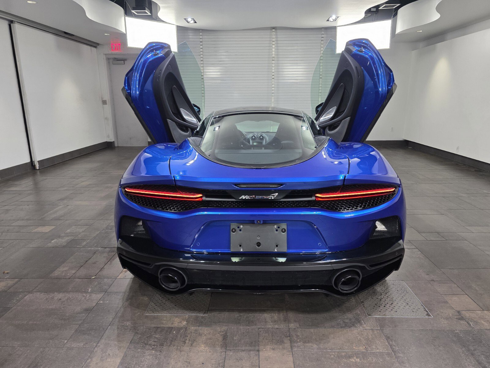 Used 2023 McLaren GT image 21