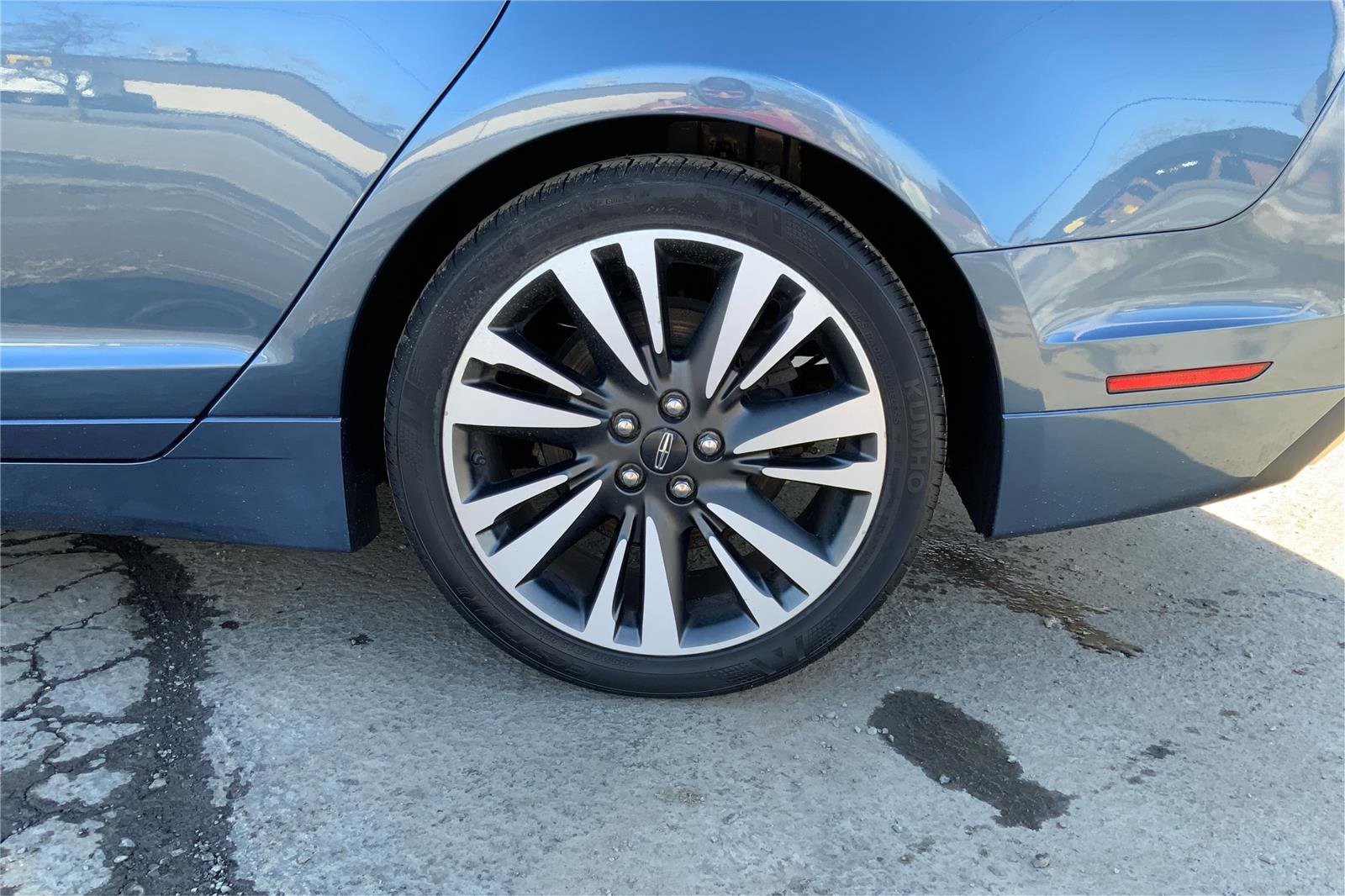 Used 2018 Lincoln MKZ Select w/ Select Plus Package AWD/4WD image 29