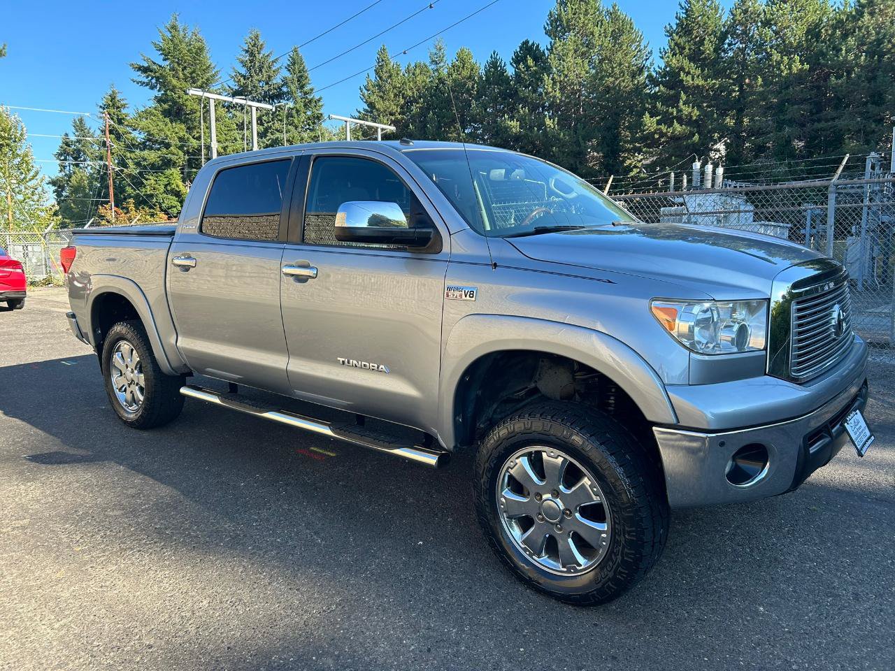 Used 2011 Toyota Tundra Limited w/ Platinum Pkg AWD/4WD image 3