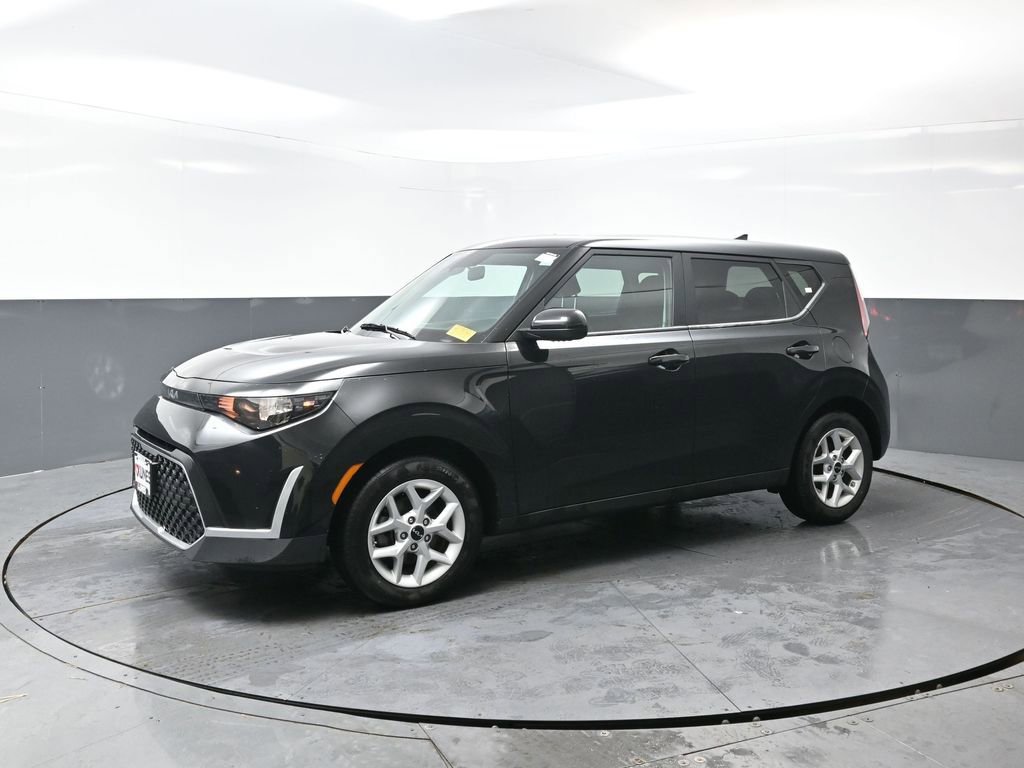 Used 2025 Kia Soul LX w/ LX Technology Package image 9