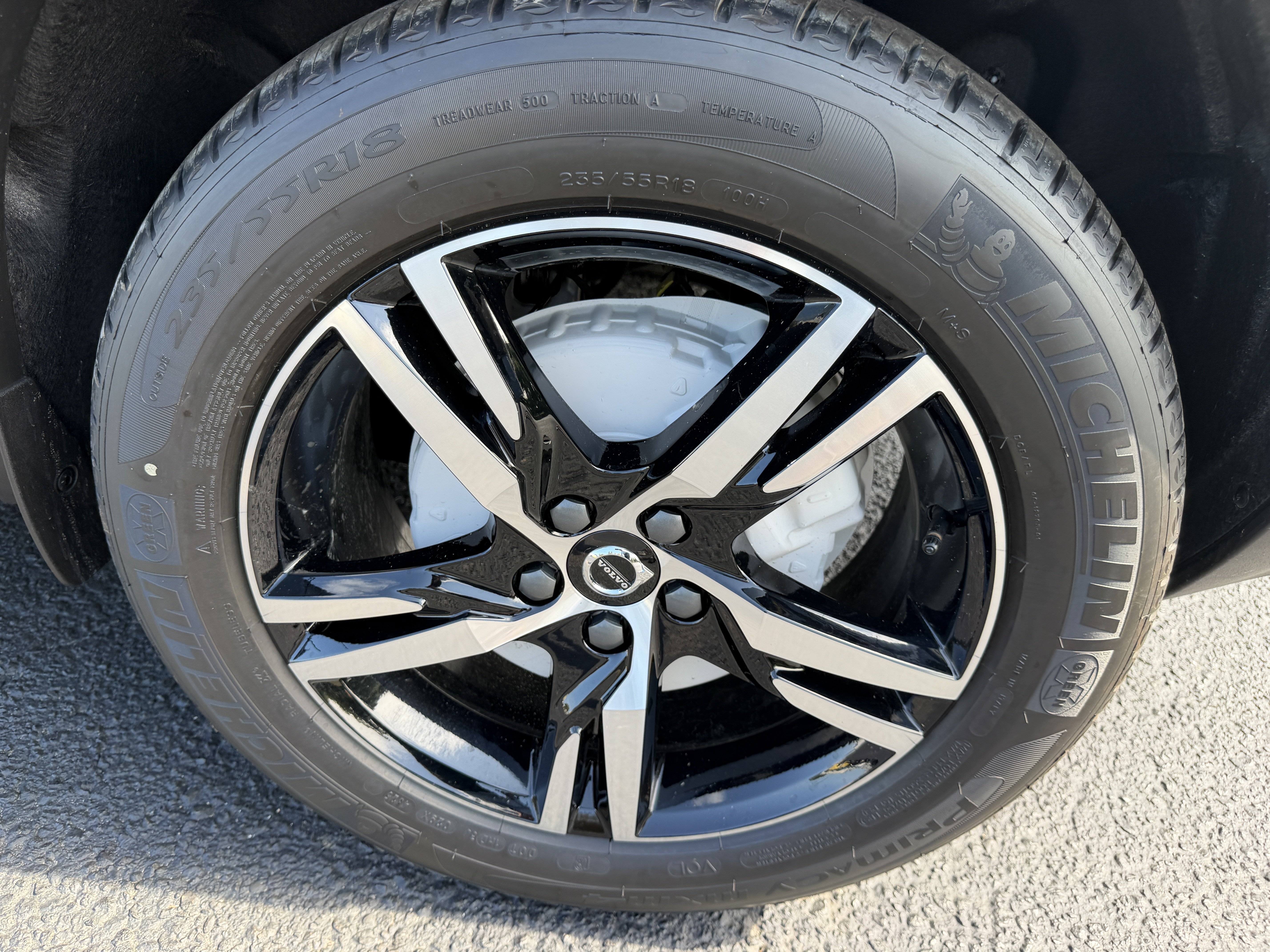 New 2026 Volvo XC40 B4 Core w/ Climate Package FWD image 32