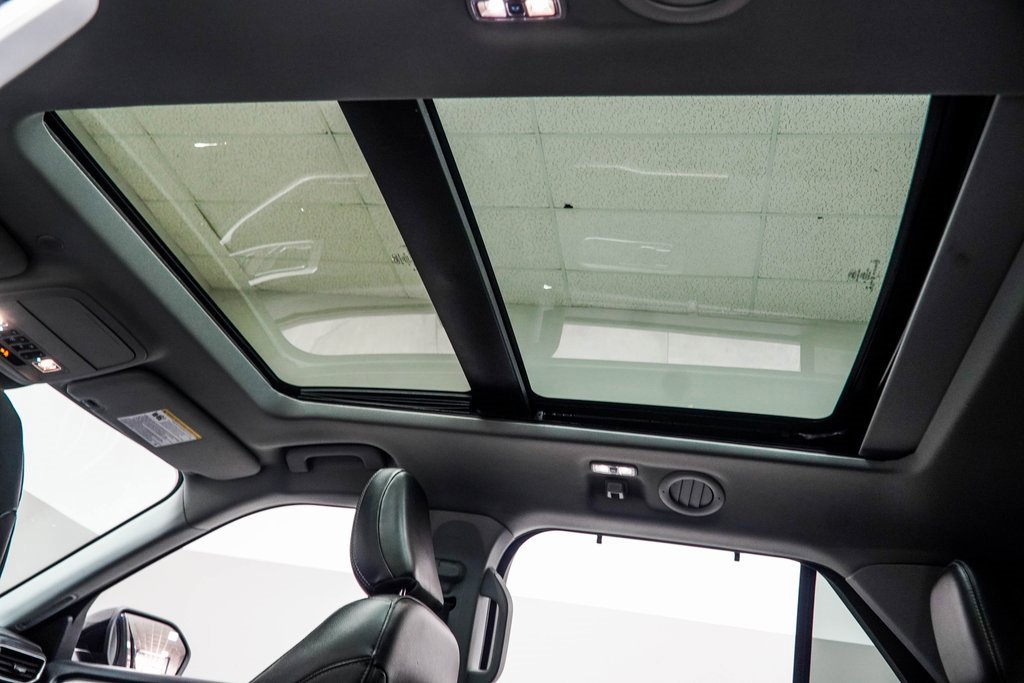 Used 2022 Ford Explorer Limited w/ Equipment Group 301A image 41