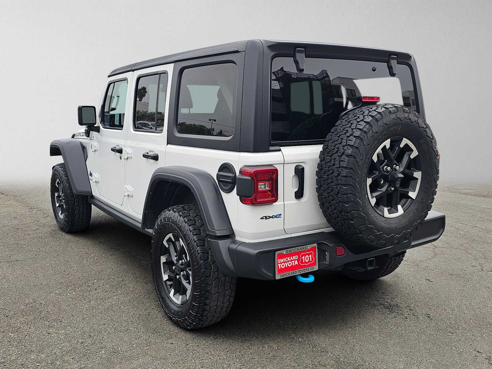 Used 2024 Jeep Wrangler Unlimited Rubicon 4xe AWD/4WD image 5