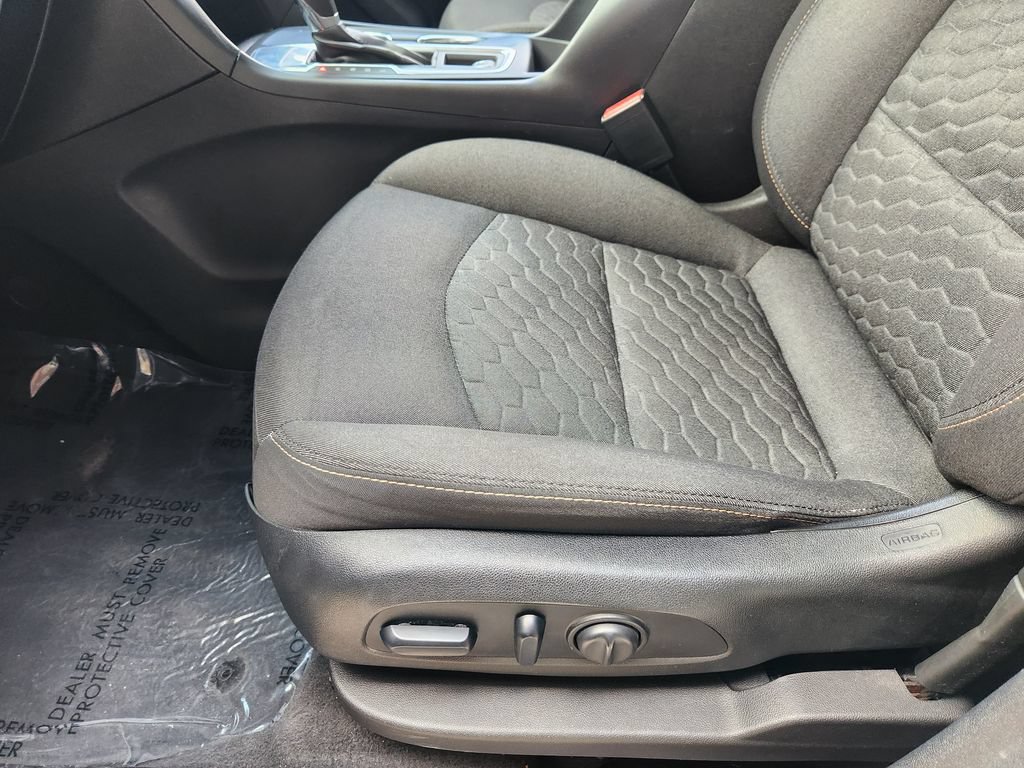 Used 2018 Chevrolet Equinox LT FWD image 25