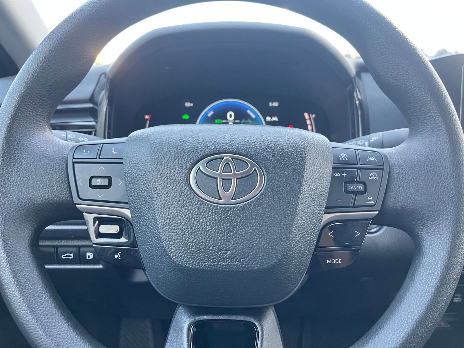 Used 2025 Toyota Camry LE image 27