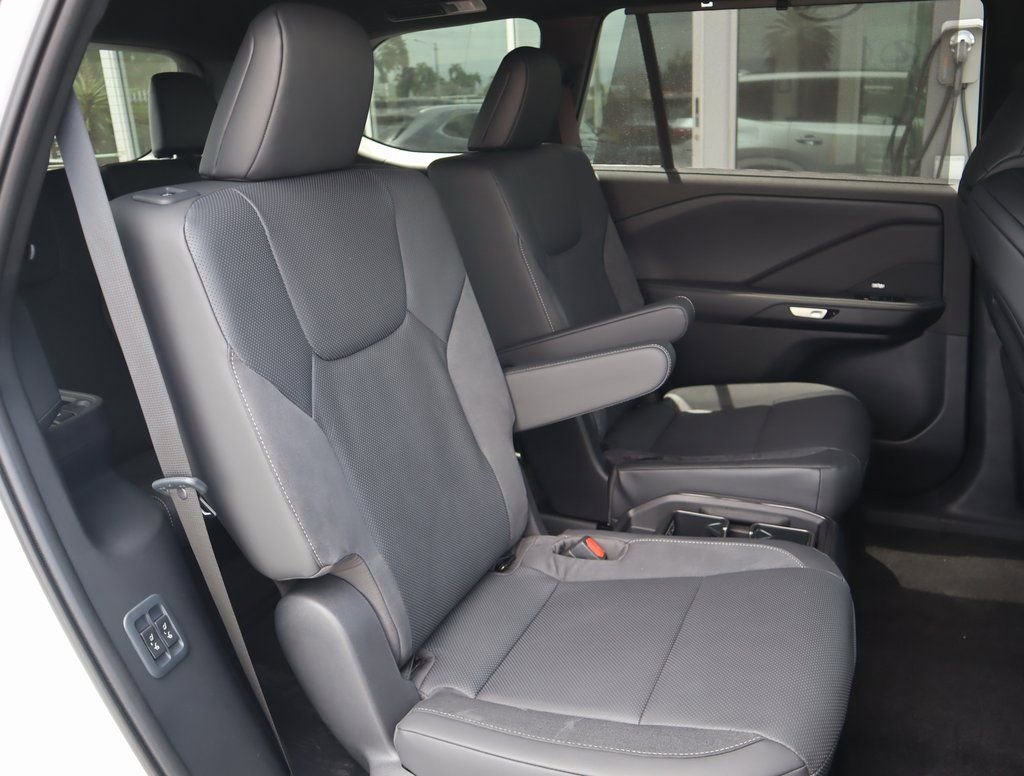 Used 2026 Lexus TX 500h AWD image 34