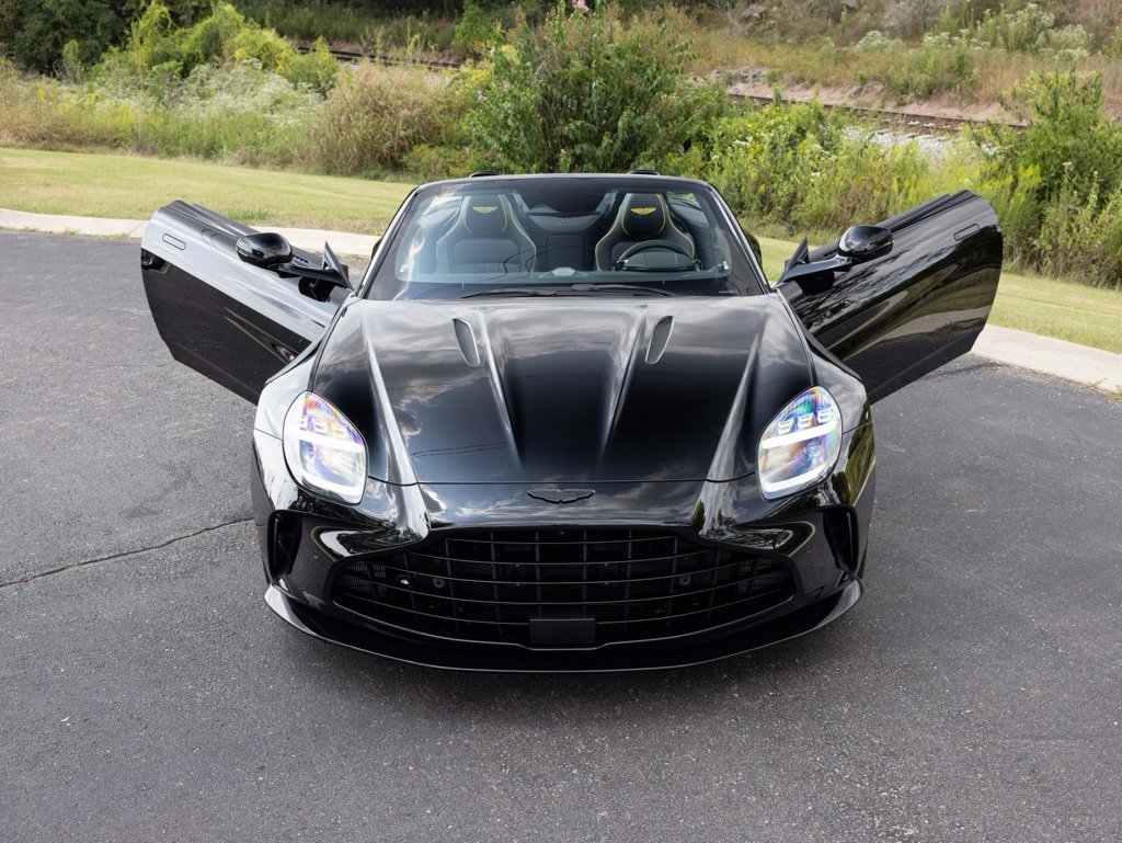 New 2026 Aston Martin V8 Vantage Coupe image 15
