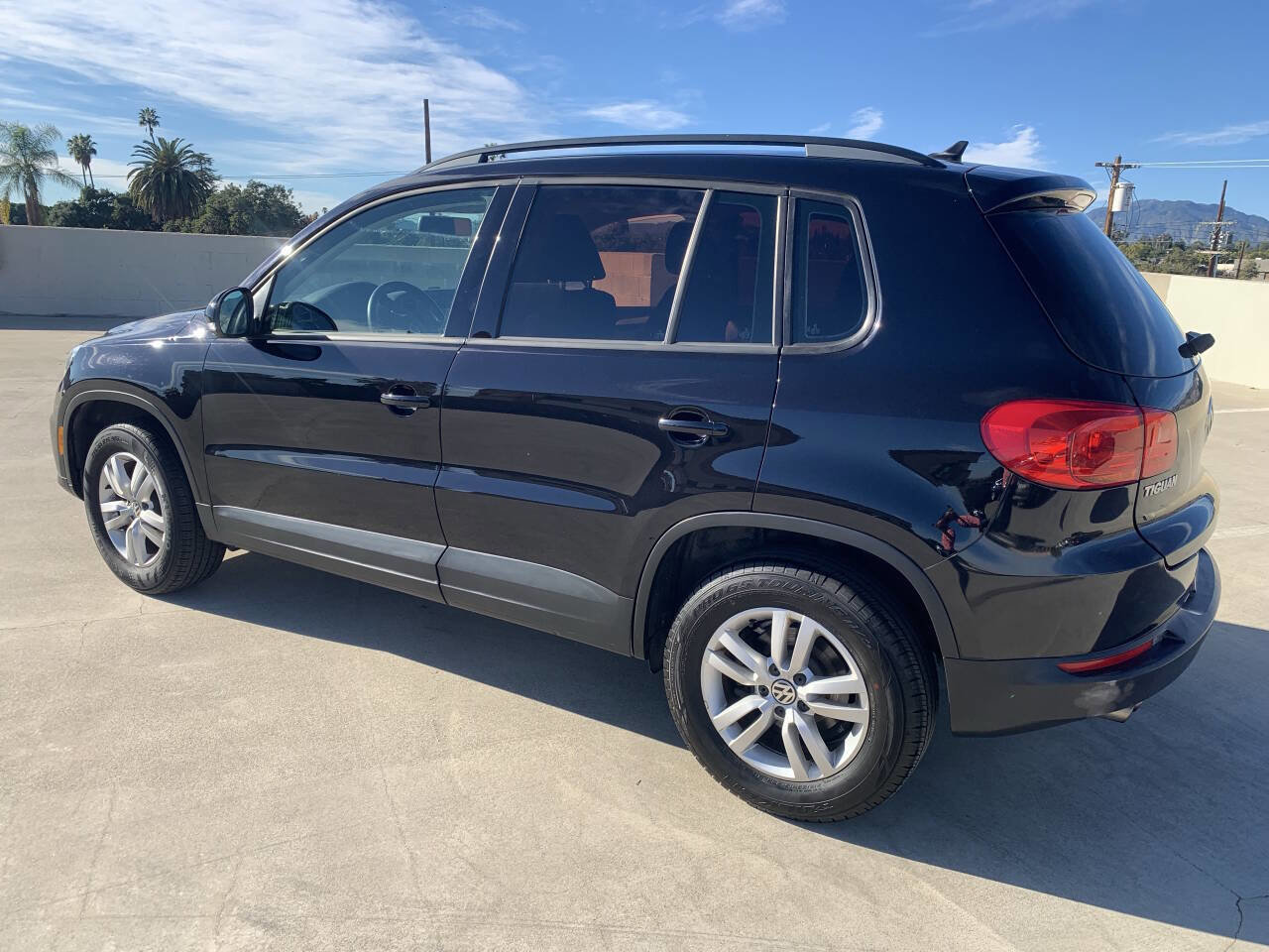 Used 2015 Volkswagen Tiguan S image 10