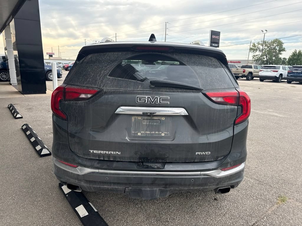 Used 2020 GMC Terrain Denali w/ Denali Premium Package AWD/4WD image 4