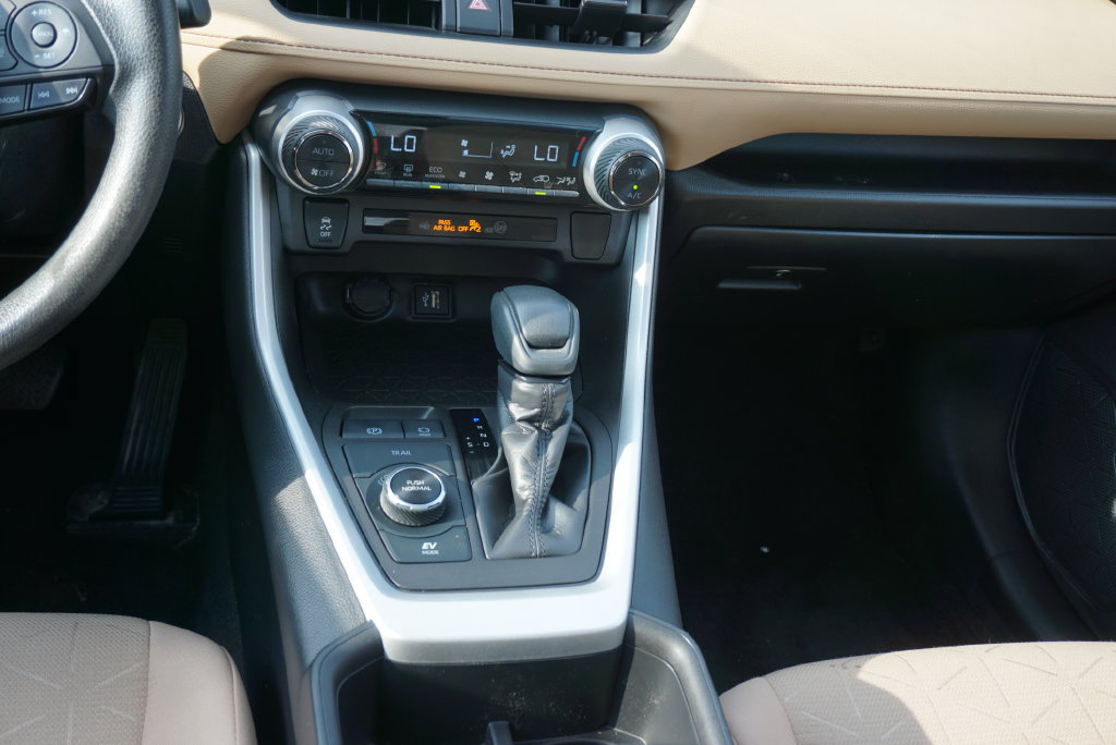 Used 2023 Toyota RAV4 XLE w/ Convenience Package AWD/4WD image 16