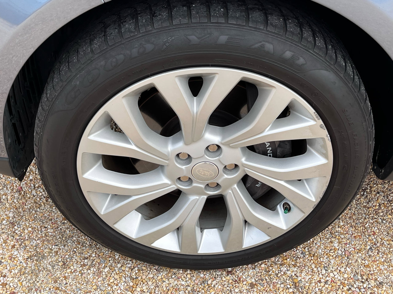 Used 2019 Land Rover Range Rover HSE image 14